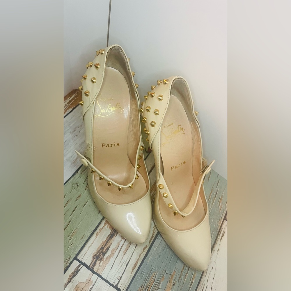 Nude Studded CHRISTIAN LOUBOUTIN Mary Jane pumps
